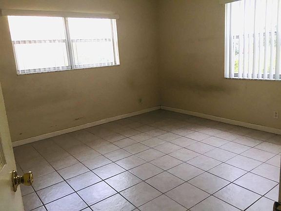 5th image of 11190 NW 39th St