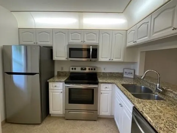 6760 Palmetto Cir S, Boca Raton, FL