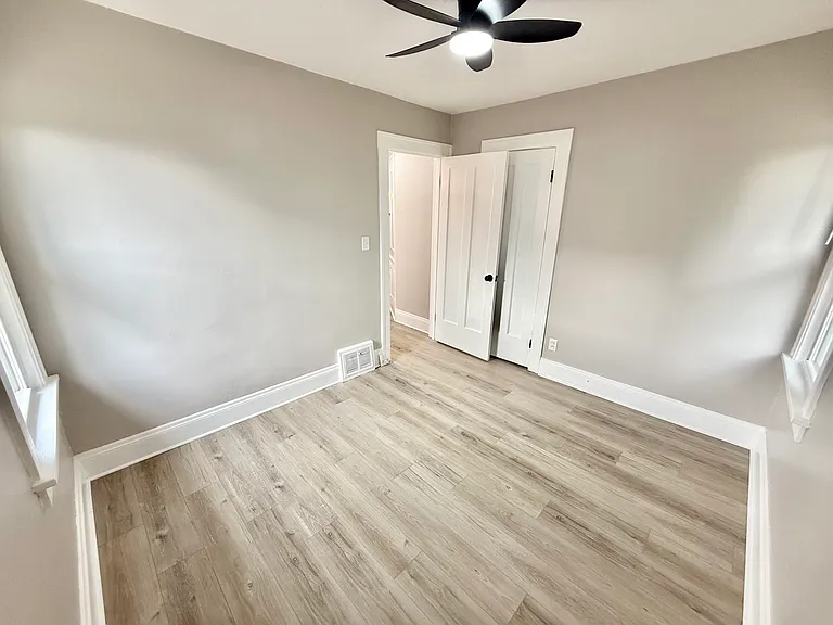 4623 Behrwald Ave #UP — Photo 11