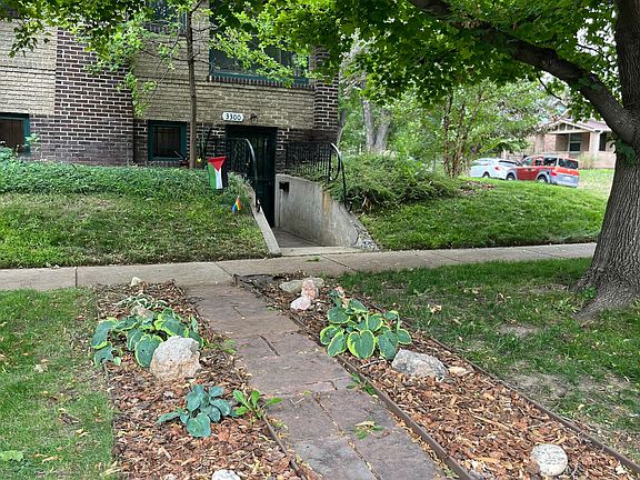 Walkway on 11th Ave.