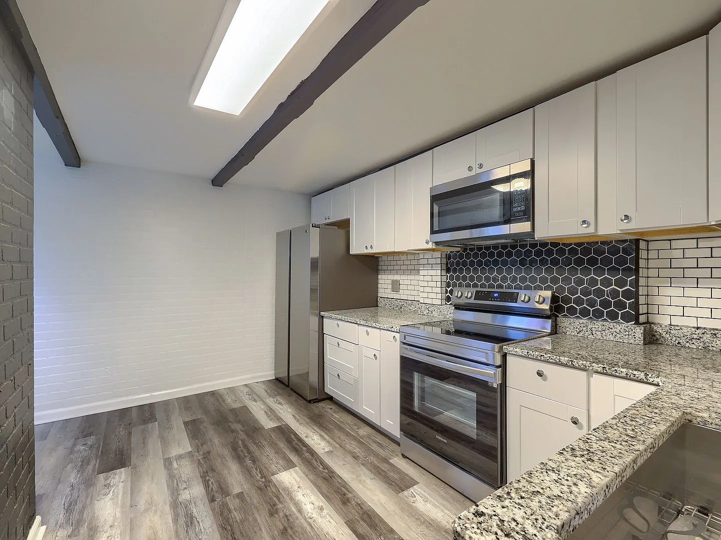 127 Herr St — Photo 3