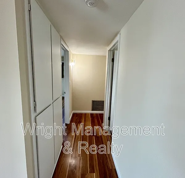 704 Torrey Pines Ave — Photo 8
