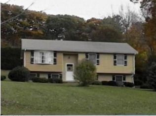 2 Victoria Dr, Moosup, CT 06354