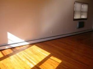 24 Trenton St, Jersey City, NJ 07306