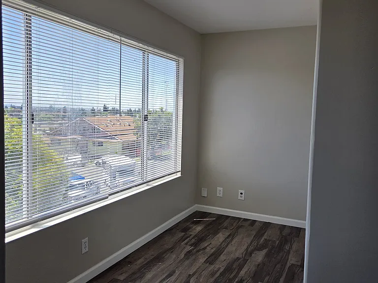 25684 Spring Dr #D — Photo 14