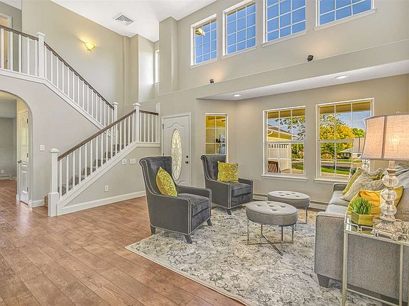 5th image of 2035 N Surrey Ct