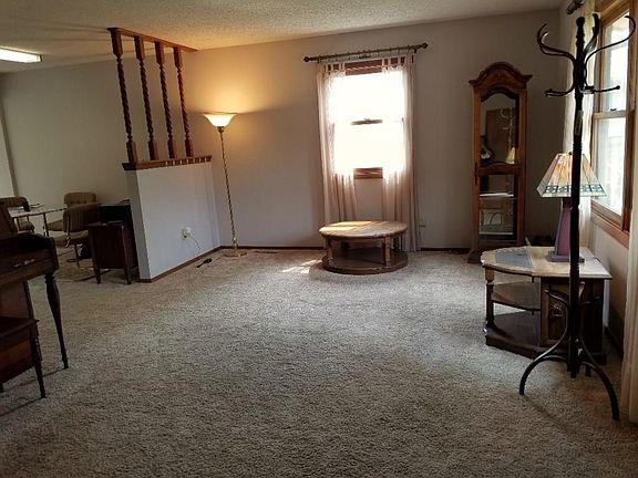 4th image of 1023 Edgewood Dr