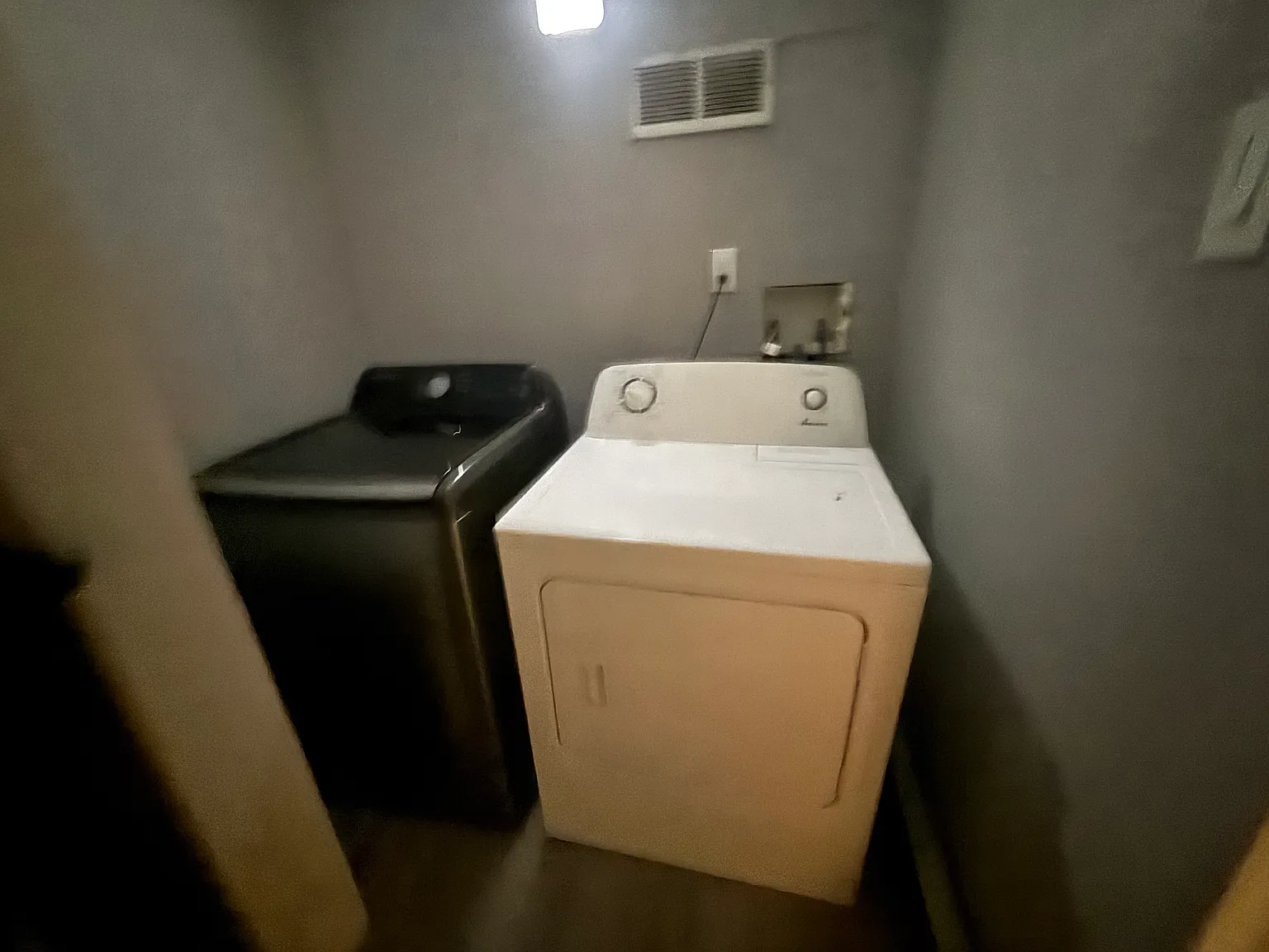 3 bed, 1000 sqft, $1,950 — Photo 4