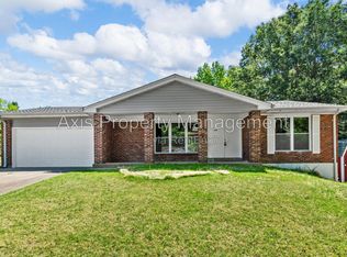 14524 Fox Chase Dr, Florissant, MO 63034