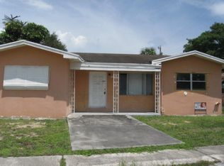 692 SW 7th Ter, Dania, FL 33004