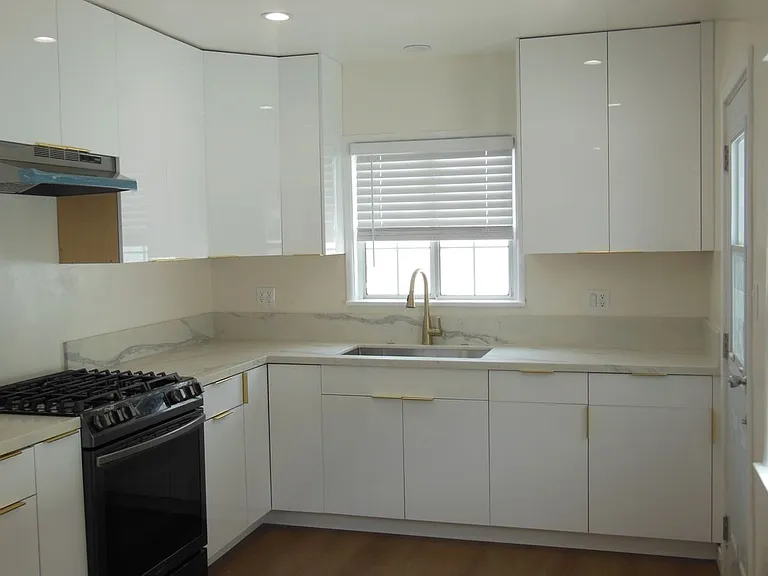 135 S Verdugo Rd #D — Photo 1