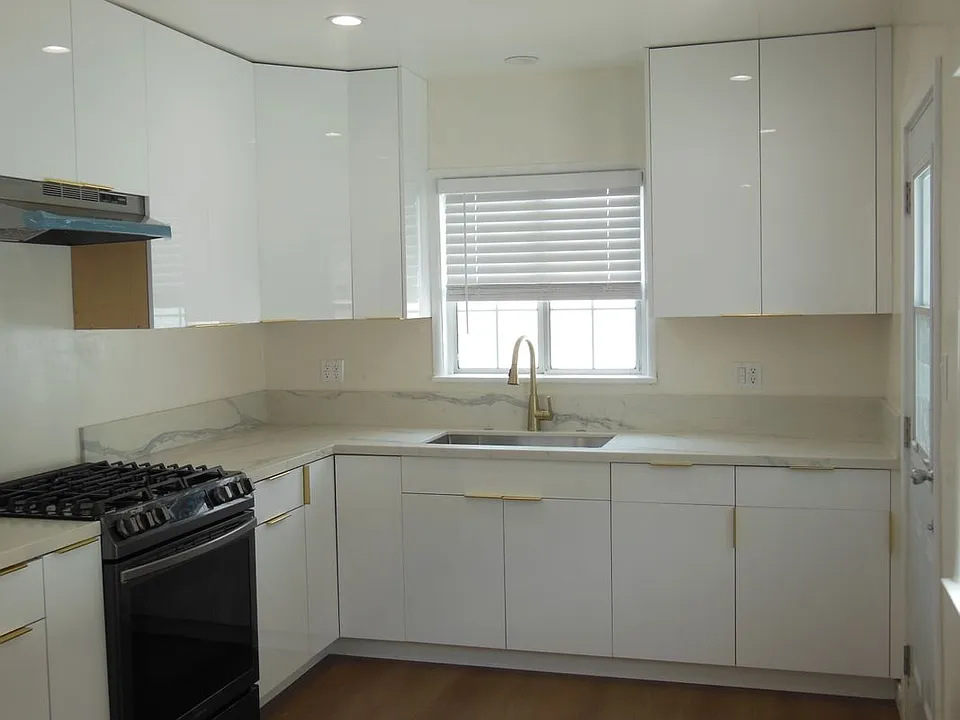135 S Verdugo Rd #D