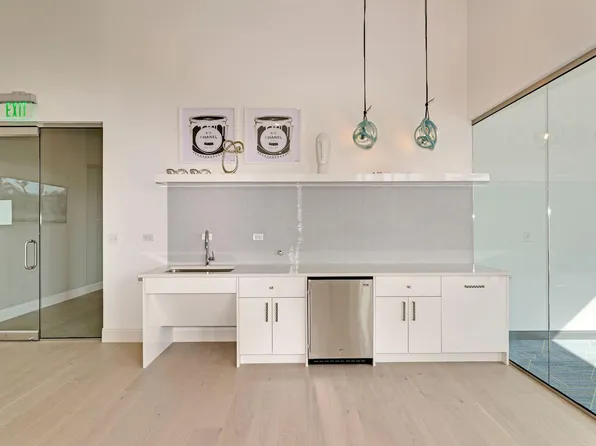 333 Washington Street image 14 of 16