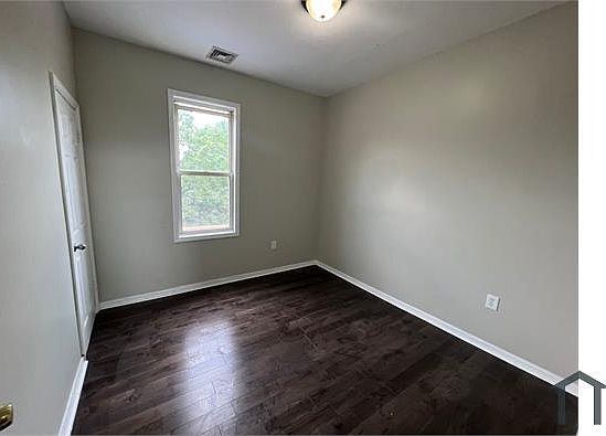 2nd image of 908 Bergen St APT 3