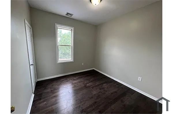 Photo 2 of 8 - 908 Bergen St #3 - Newark, NJ Building Photo - 908 Bergen St #3