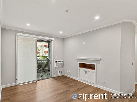 3rd image of 250 Santa Fe Ter APT 113