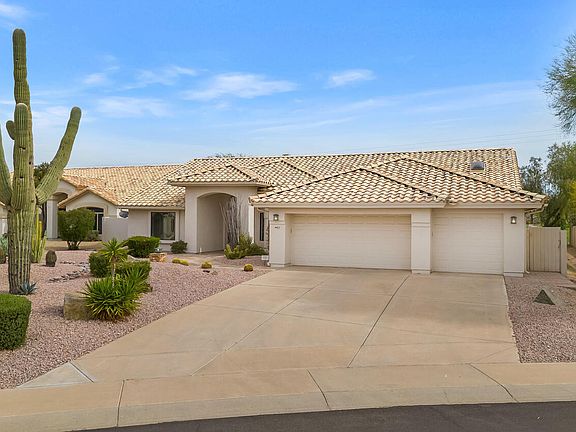 5th image of 4422 E BARWICK Drive