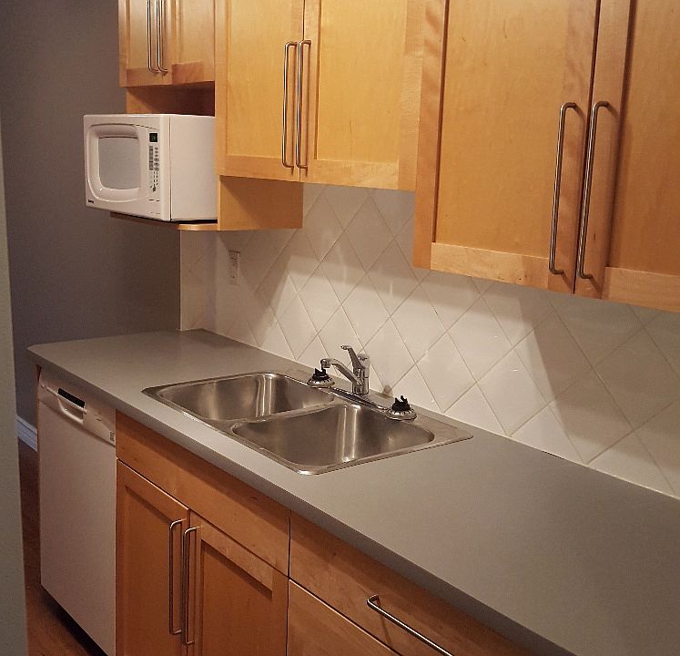 1st image of 635 4th Ave NE #102