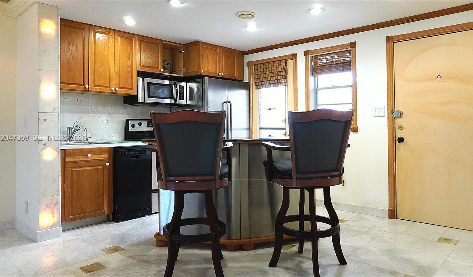 Meadowbrook Towers Condo — Photo 2