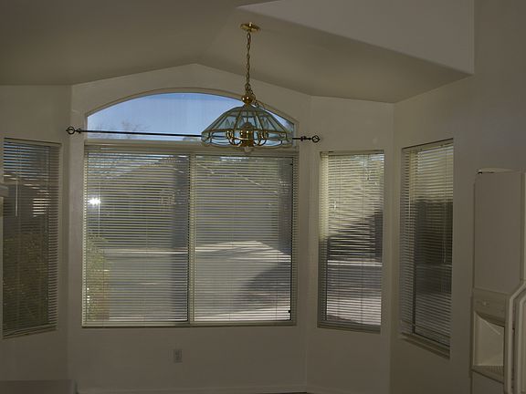 kitchen / breakfast nook
