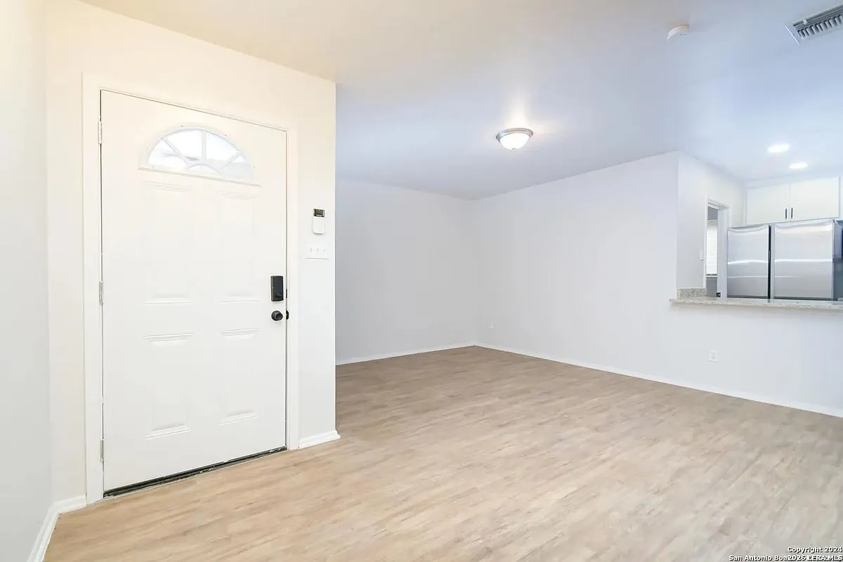 Building Photo - 5915 Gabor Dr