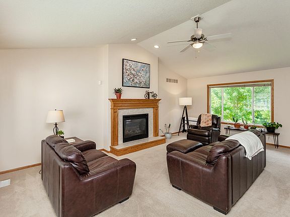 4th image of 3110 SE Cherry Blossom Dr