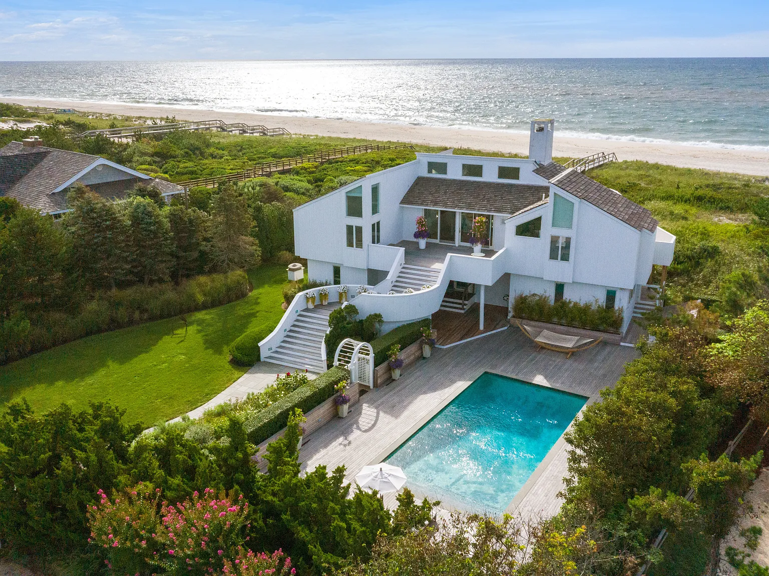 Oceanfront Luxury Beach Villa for RENT — Photo 1