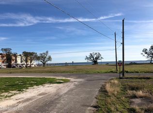 224 17th St #B, Gulfport, MS 39507