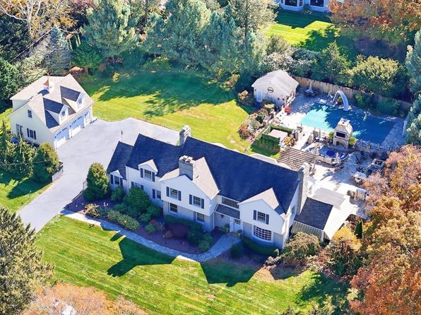 830 Bayberry Ln, Orange, CT 06477