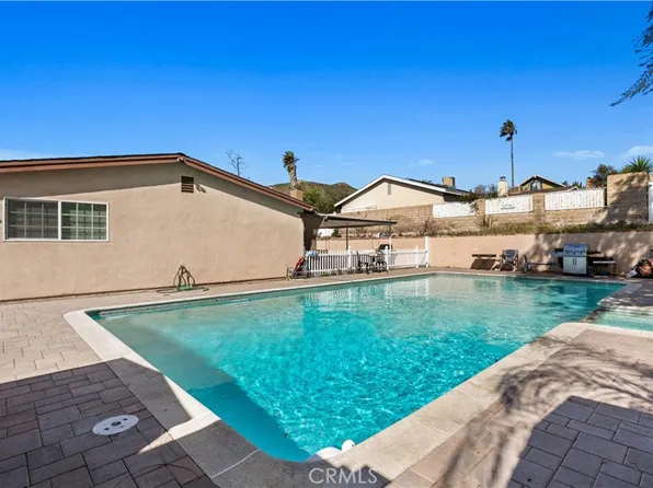 28140 Tambora Dr, Santa Clarita, CA 91351