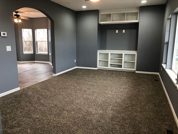 3rd image of 511 Oakwood Dr