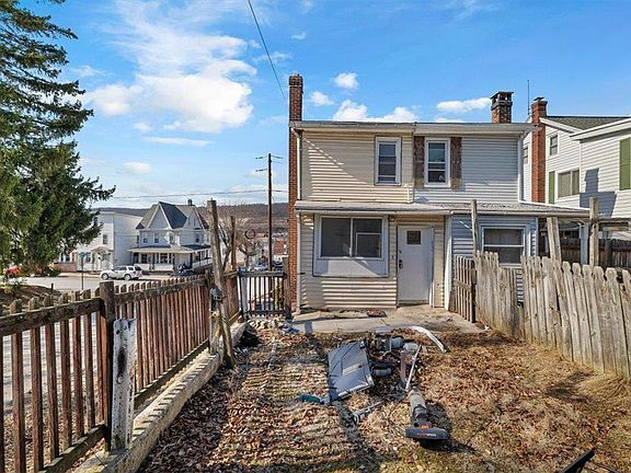 4th image of 160 W Abbott St