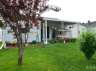 238 N Stewart St, Creve Coeur, IL