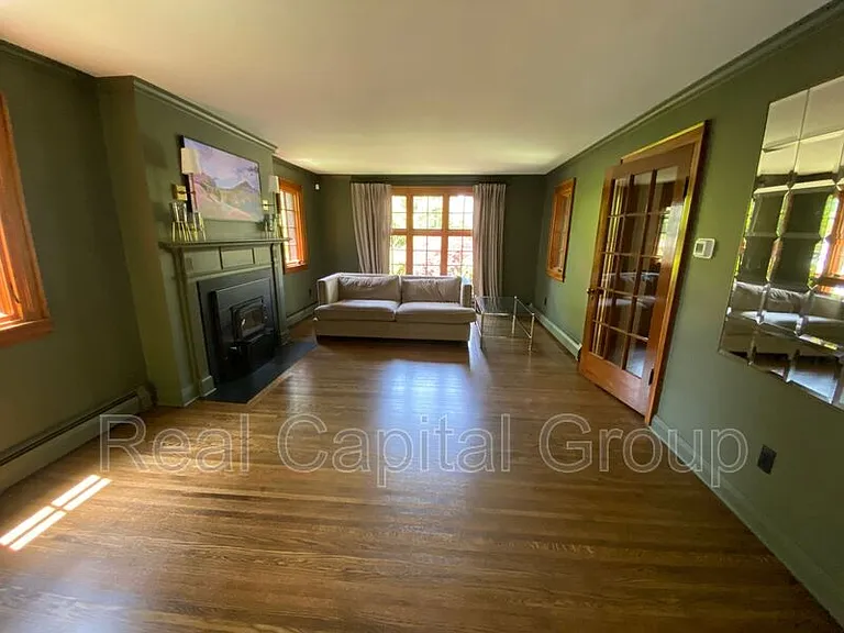 54 Washington Hwy — Photo 4