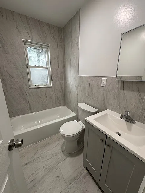 3 bed, 800 sqft, $3,400 — Photo 2