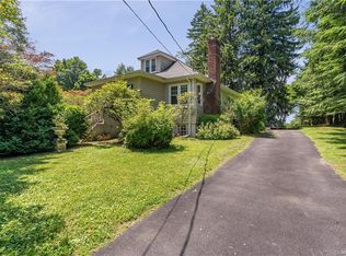 13 Lakeview Dr, Putnam Valley, NY 10579