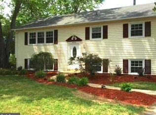 9510 Farmview Ct, Fairfax, VA 22032