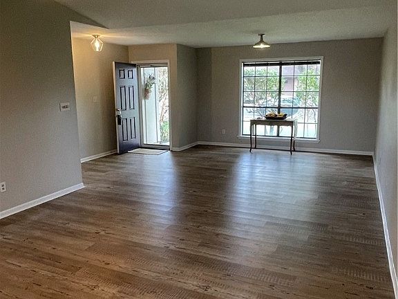 4th image of 414 Navajo Dr