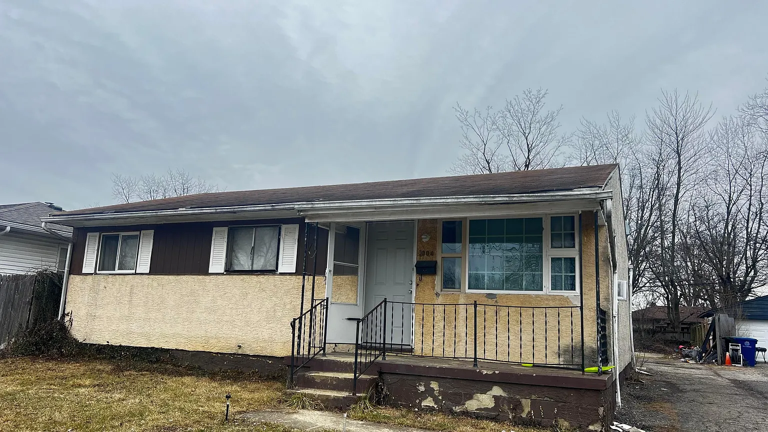 1804 Kelton Ave photo 1