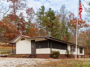 41 Chris Ln, Franklin, NC 28734