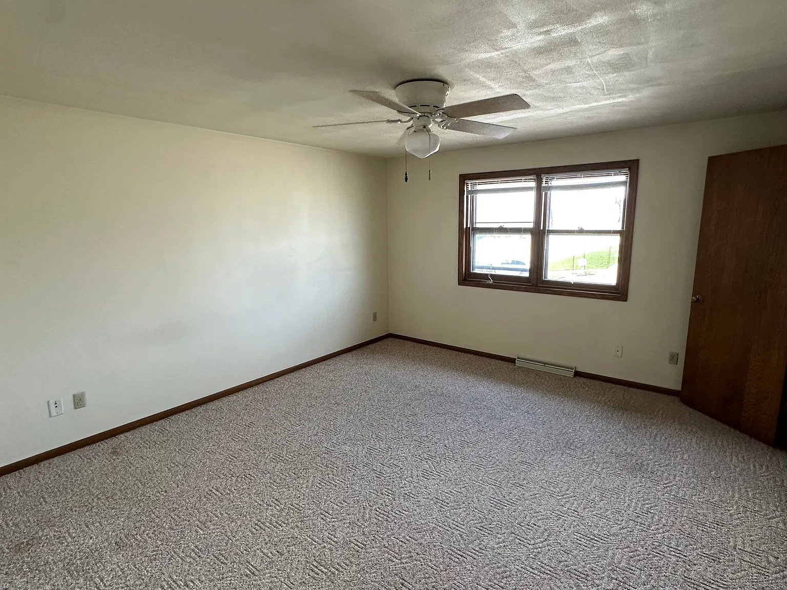 1002-1008 Oxford Drive - 2 — Photo 2