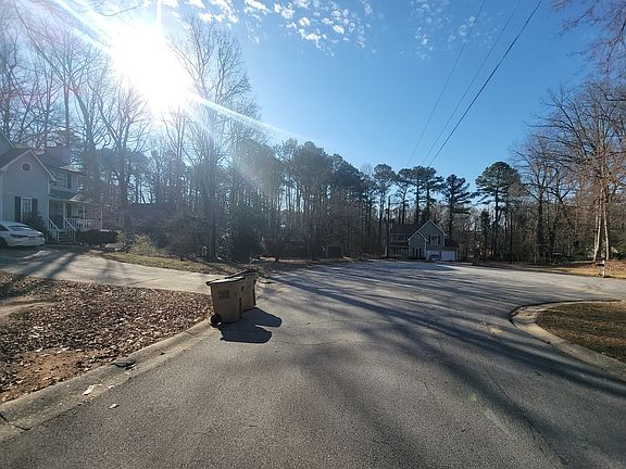 5th image of 8326 Comanche Ct