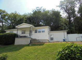 525 Pierce Ave, Pulaski, VA 24301