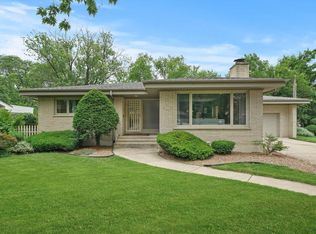 1261 Berry Ln, Flossmoor, IL 60422