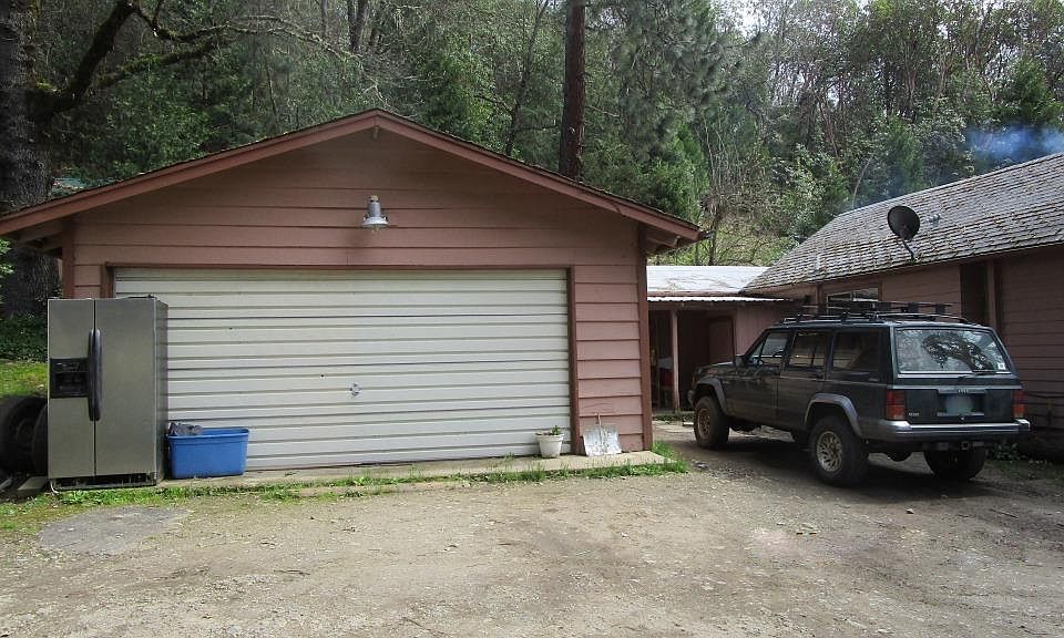 2nd image of 5100 N River Rd