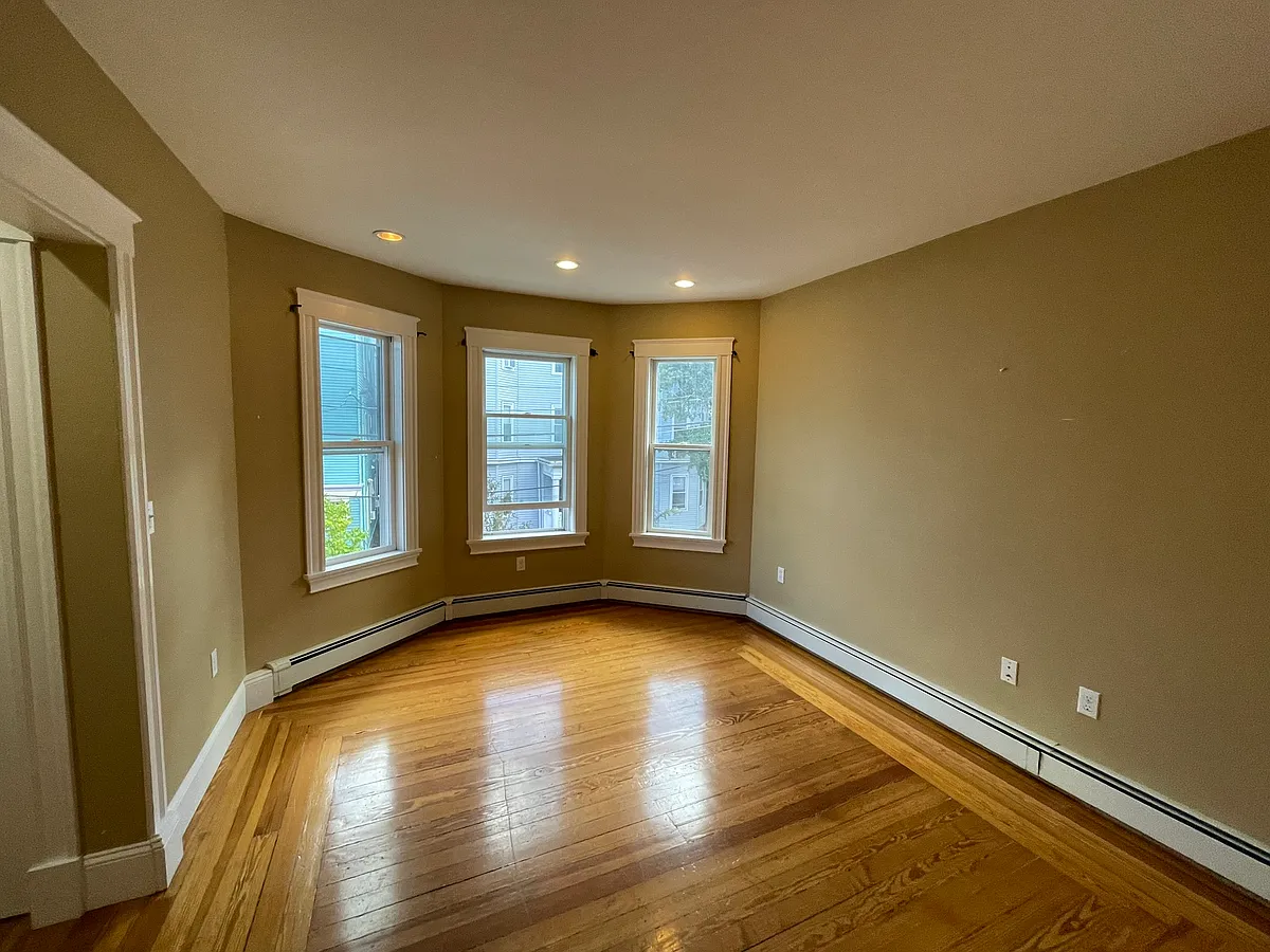 Building Photo - 39 Calvin St #2