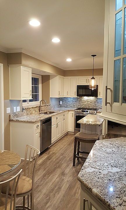 2nd image of 3440 Park Forest Dr