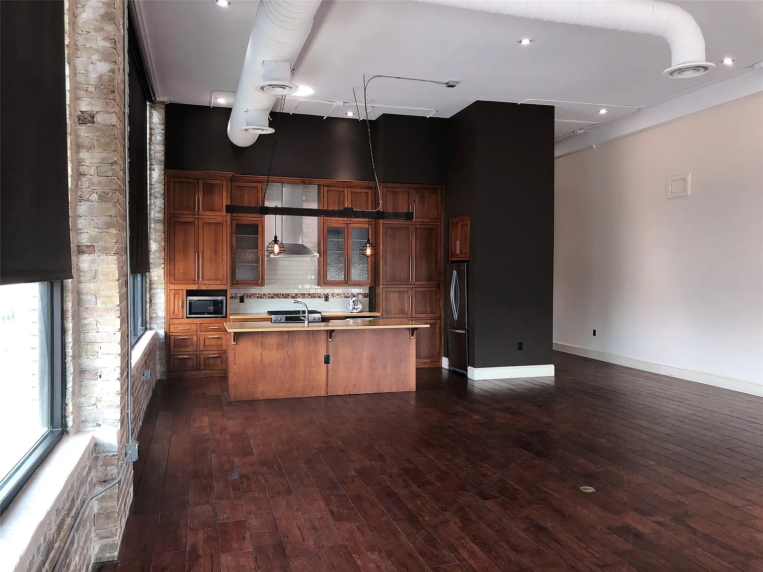 1 bed, 1.0 bath, 1540 sqft, $2,100 — Photo 4