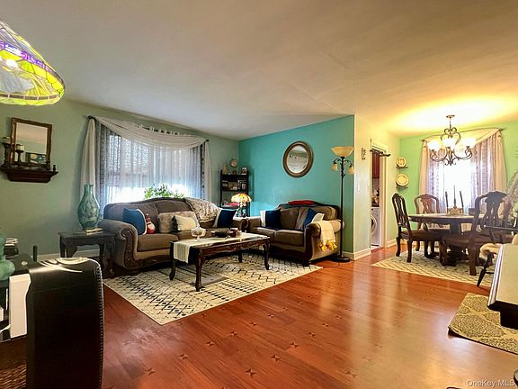 3rd image of 19640 67th Avenue 2nd FL