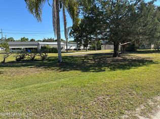 100 Iowa St, Crescent City, FL 32112